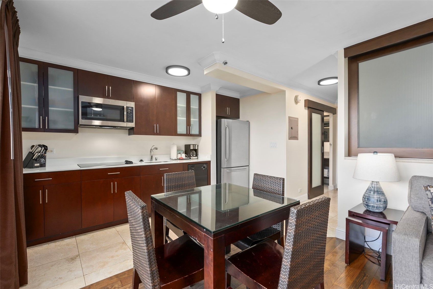 255 Beach Walk 23