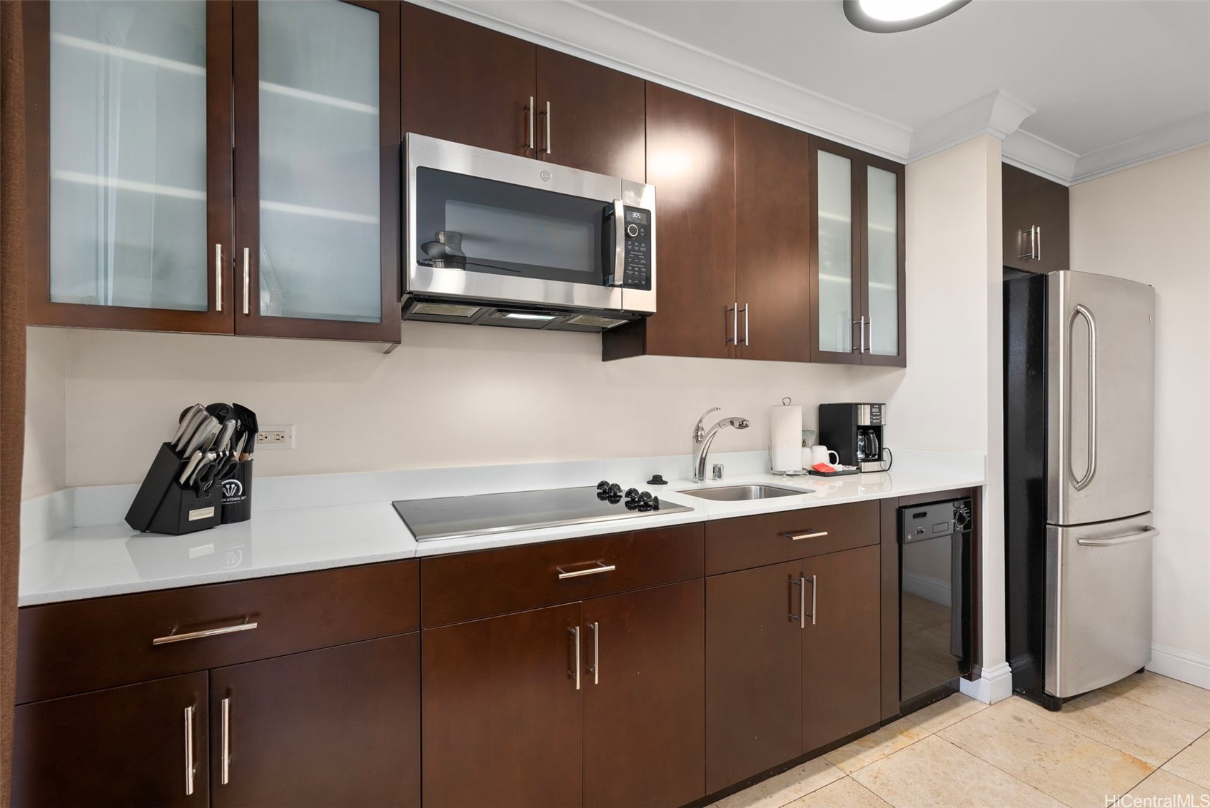 255 Beach Walk 23