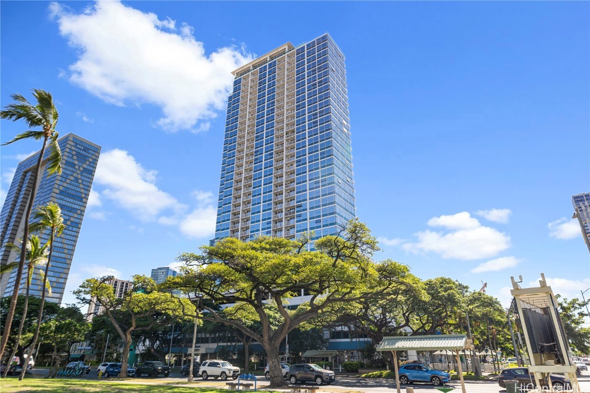 909 Kapiolani Condominium