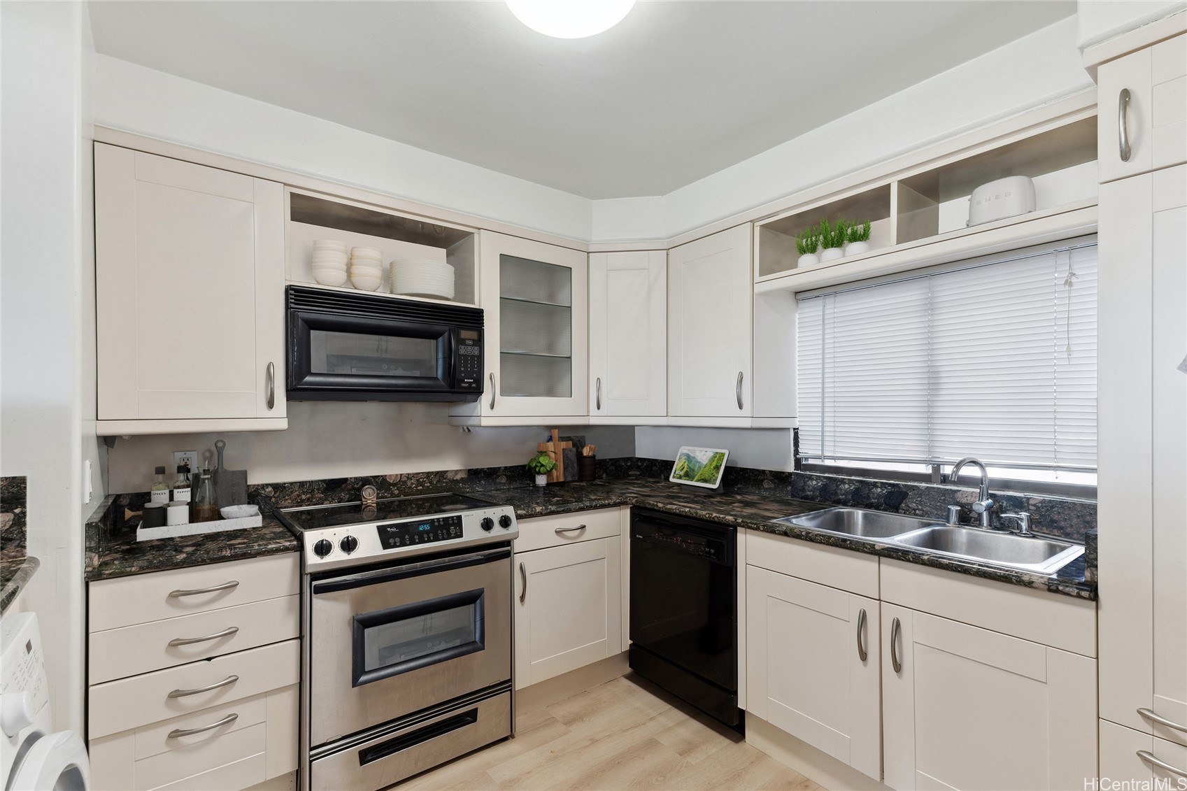 1910 Ala Moana Boulevard 19C