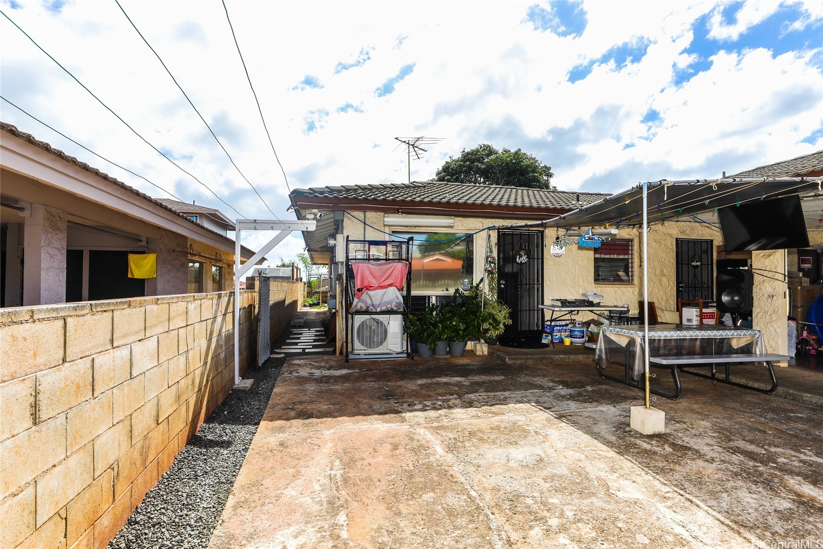 94-1036 Kuhaulua Street