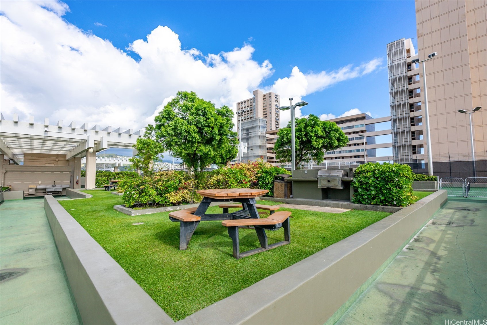 2333 Kapiolani Boulevard 2709