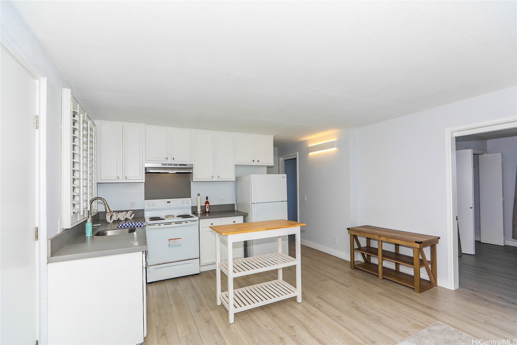 1325 N School Street D206