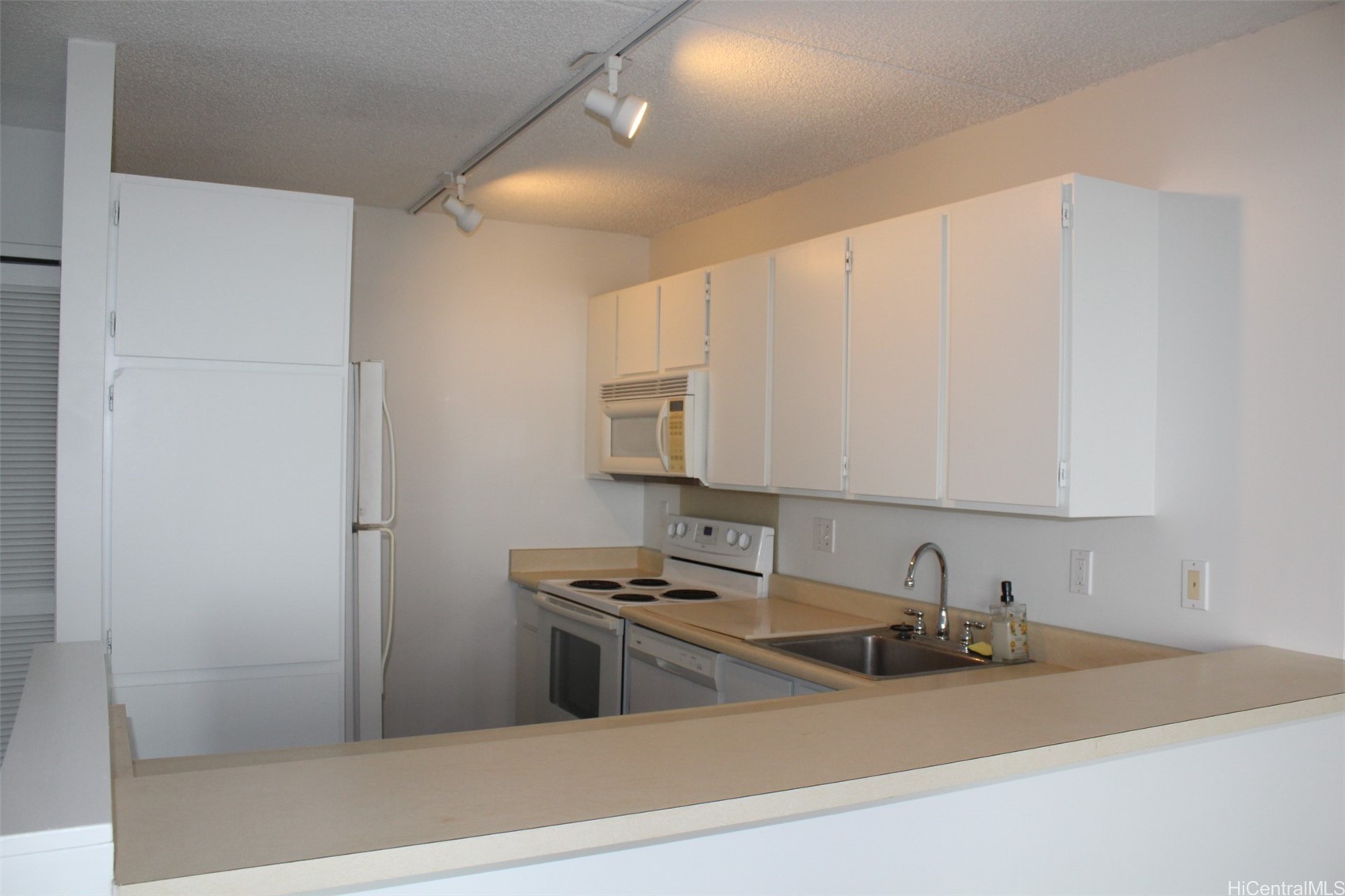 98-402 Koauka Loop 2402