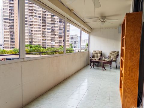 425 Ena Road 706B Honolulu HI 96815