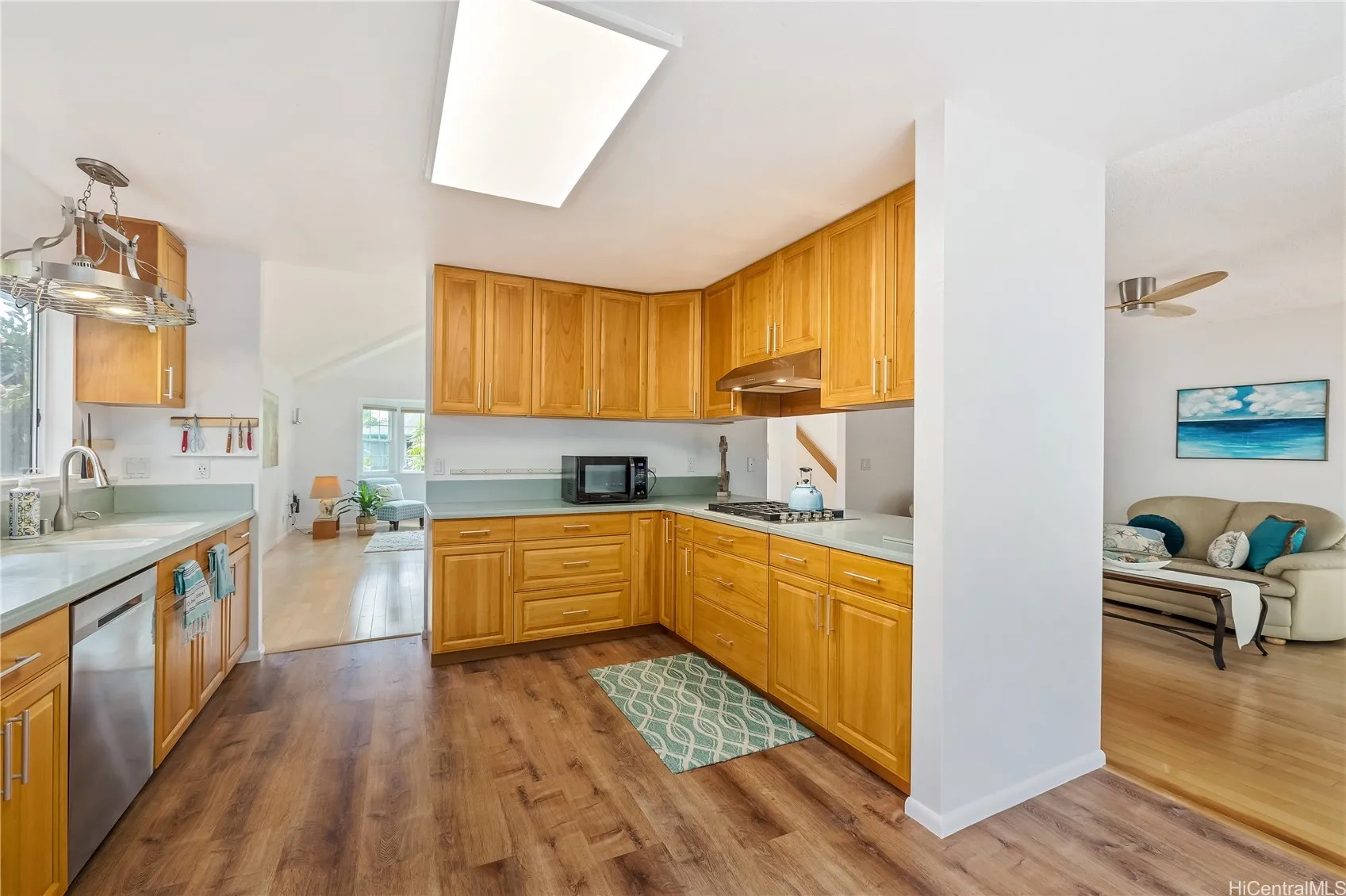 Kapolei, Hawaii 96707, United States, 4 Bedrooms Bedrooms, ,3 BathroomsBathrooms,Residential,Pending,121708