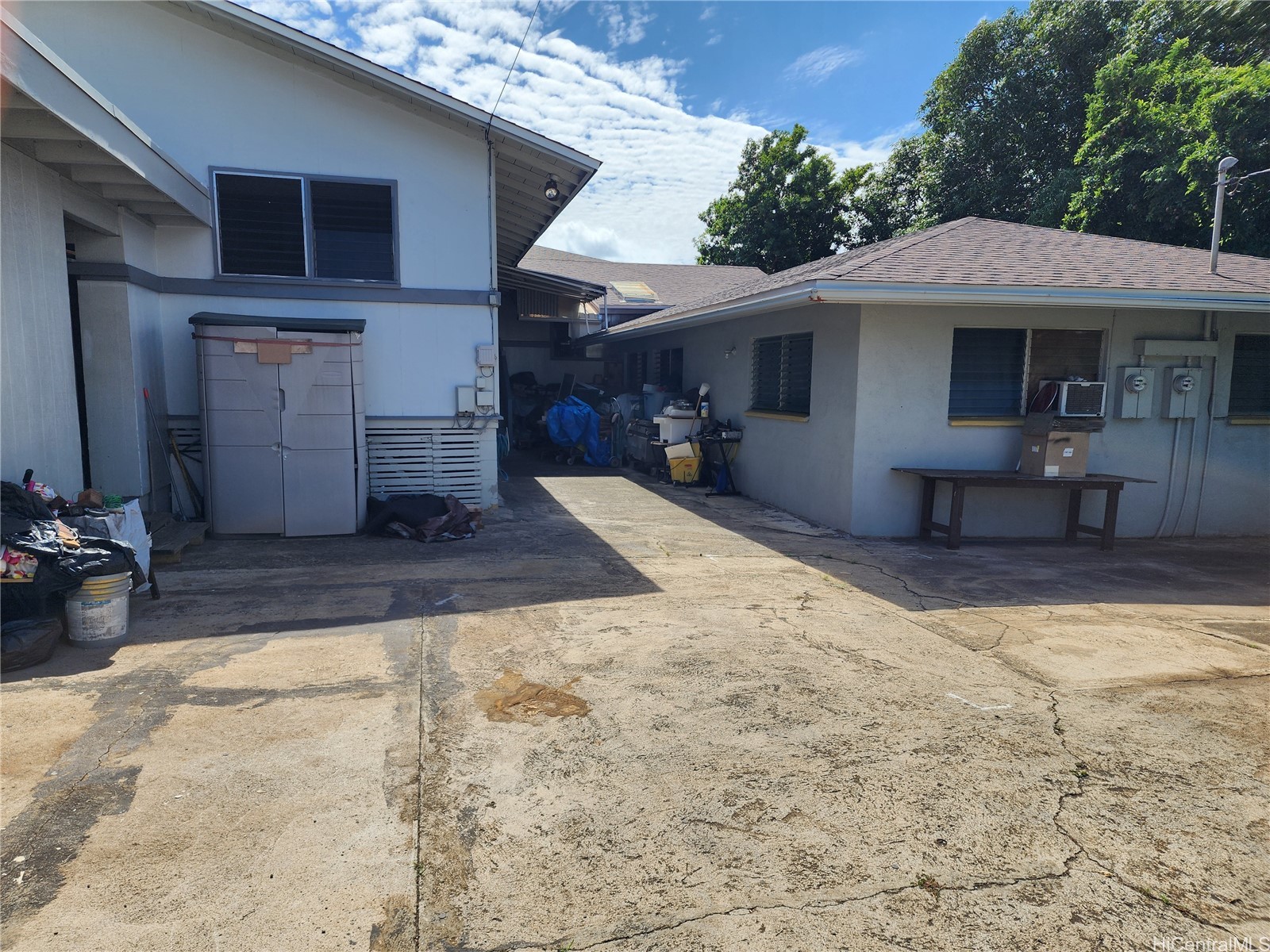 94-1311 Waipahu Street