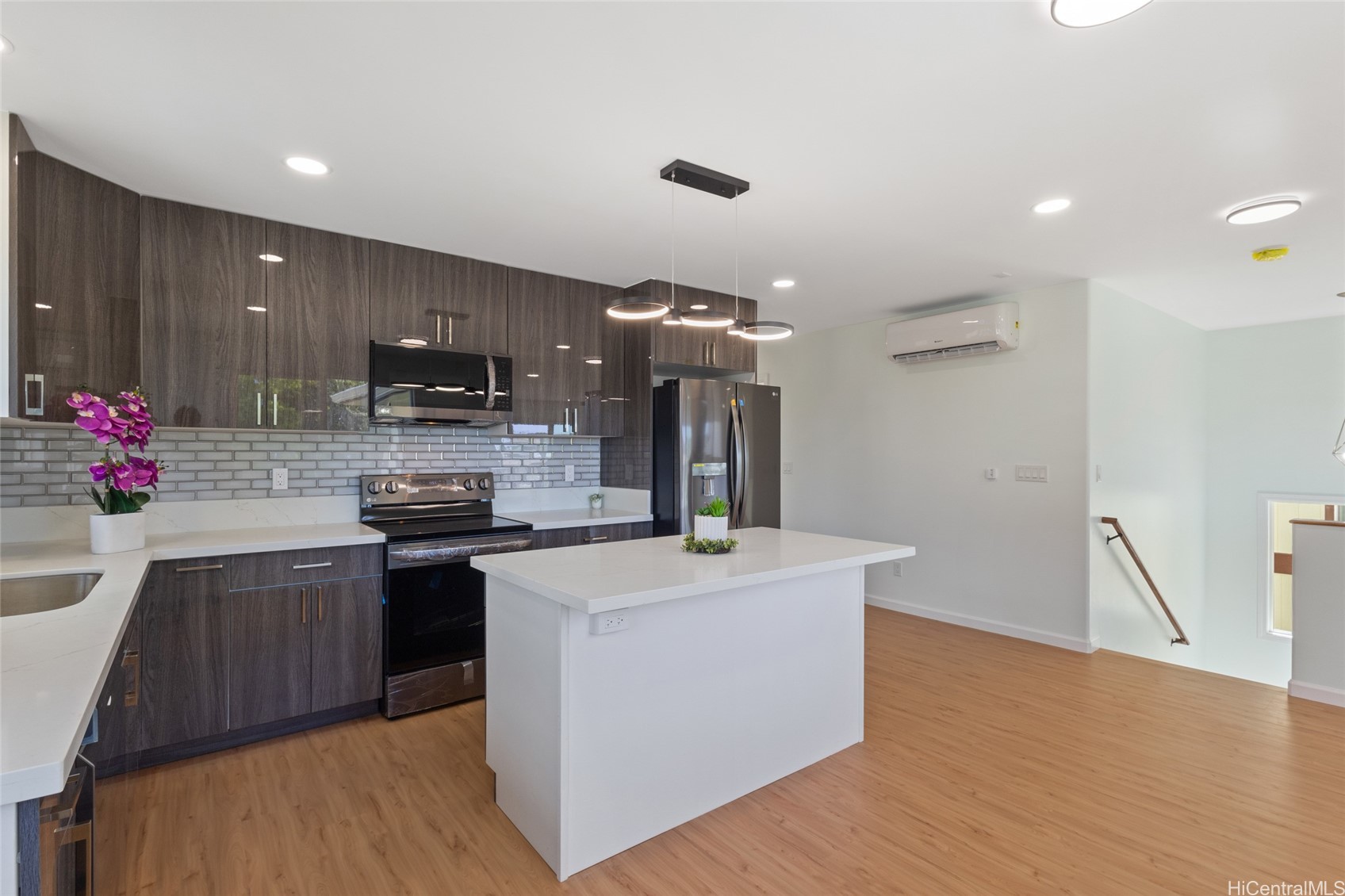 87-102 Kulaaupuni Street 1