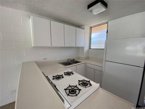 Photo of 1403 Makiki Street #B402, Honolulu, HI 96814 (MLS # 202618625)