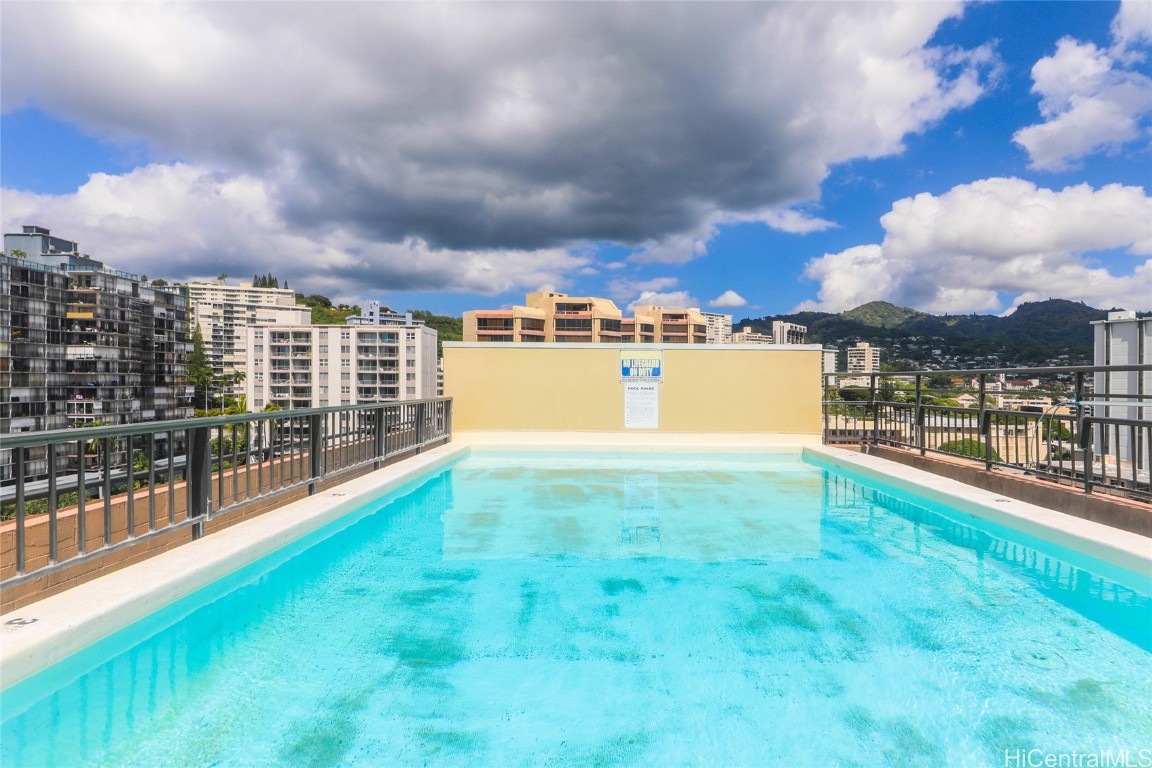 1040 Kinau Condominium