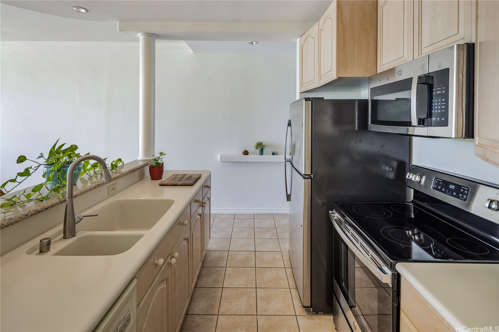 1030 Aoloa Place 410A
