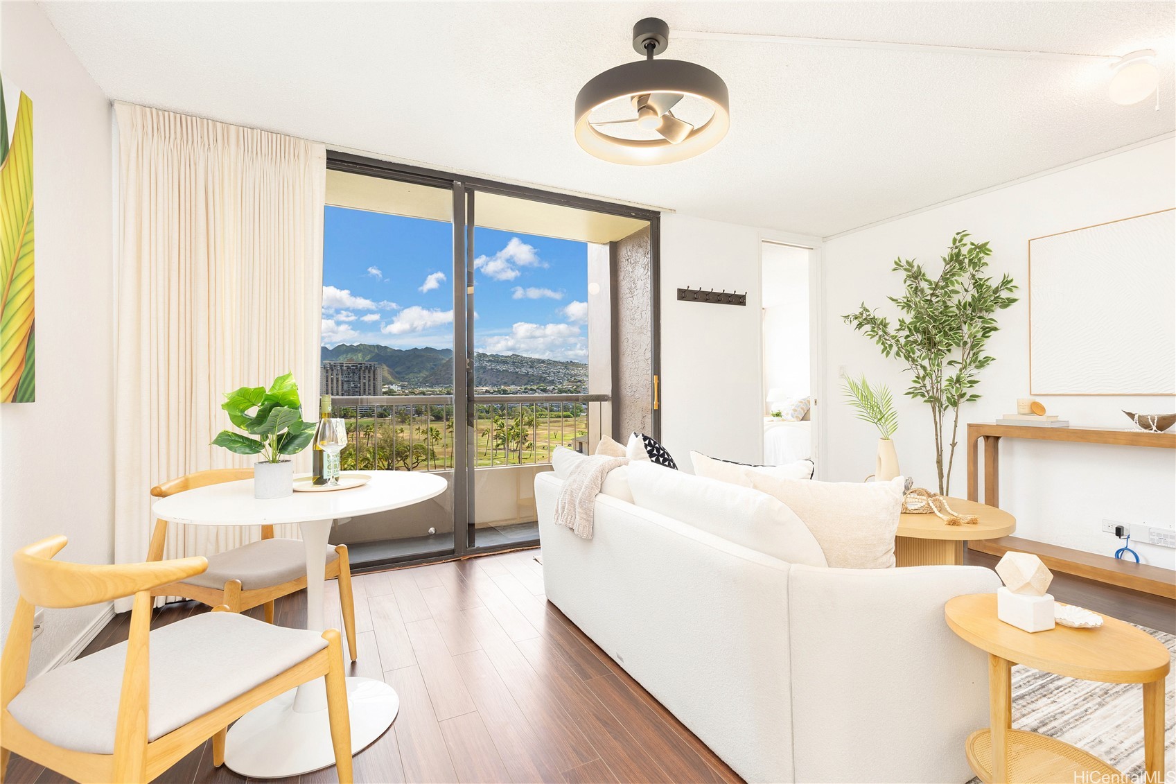 320 Liliuokalani Avenue 1105