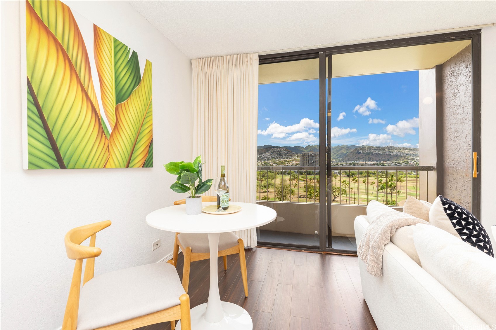 320 Liliuokalani Avenue 1105