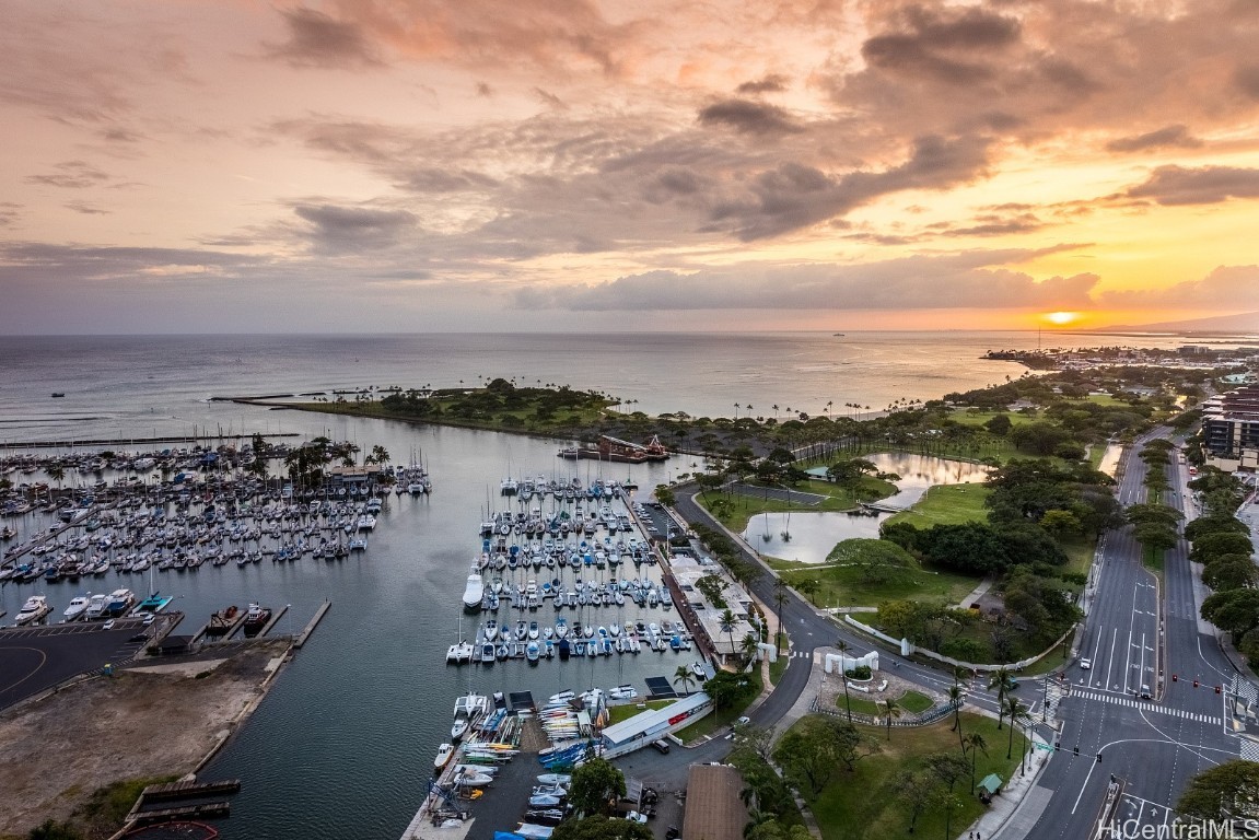 1600 Ala Moana Boulevard 3700