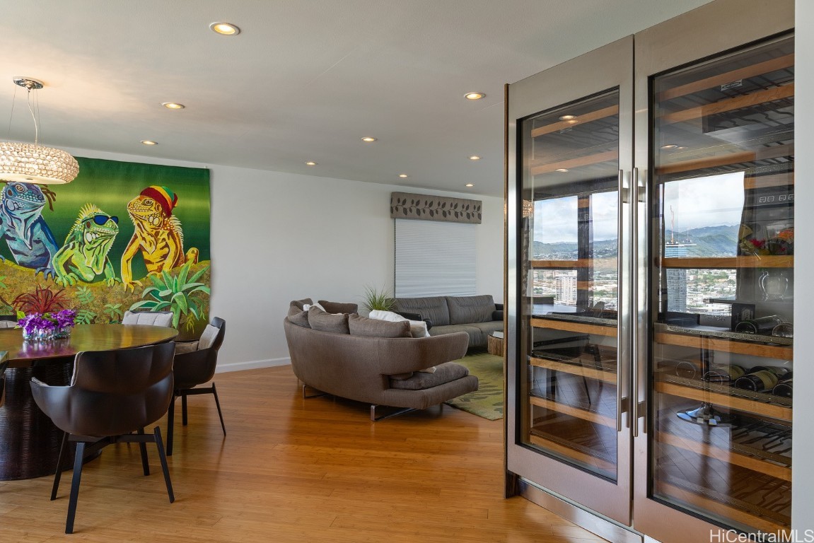 1600 Ala Moana Boulevard 3700
