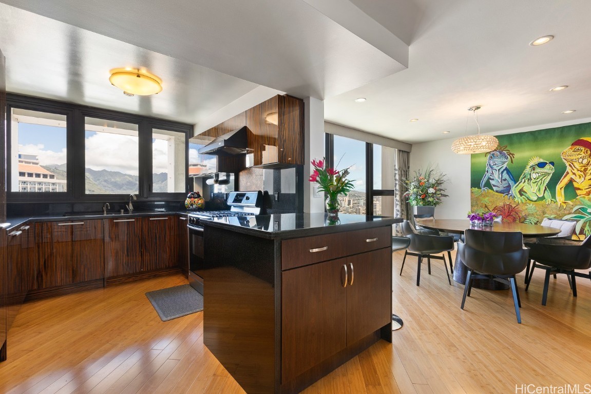 1600 Ala Moana Boulevard 3700