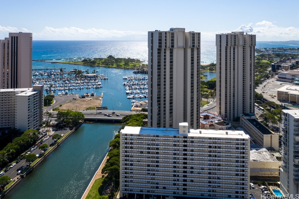 1600 Ala Moana Boulevard 3700