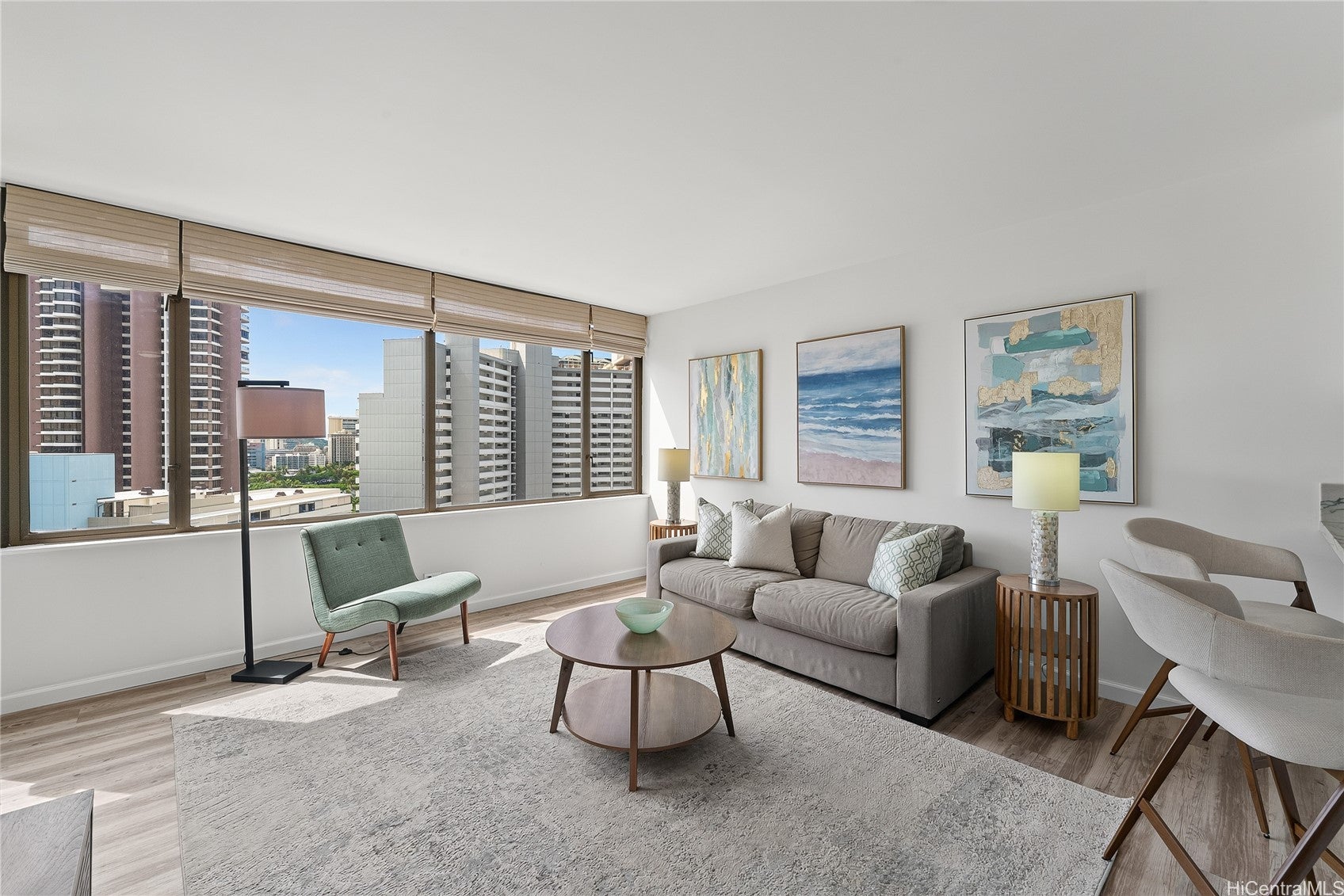 411 Hobron Lane 1805
