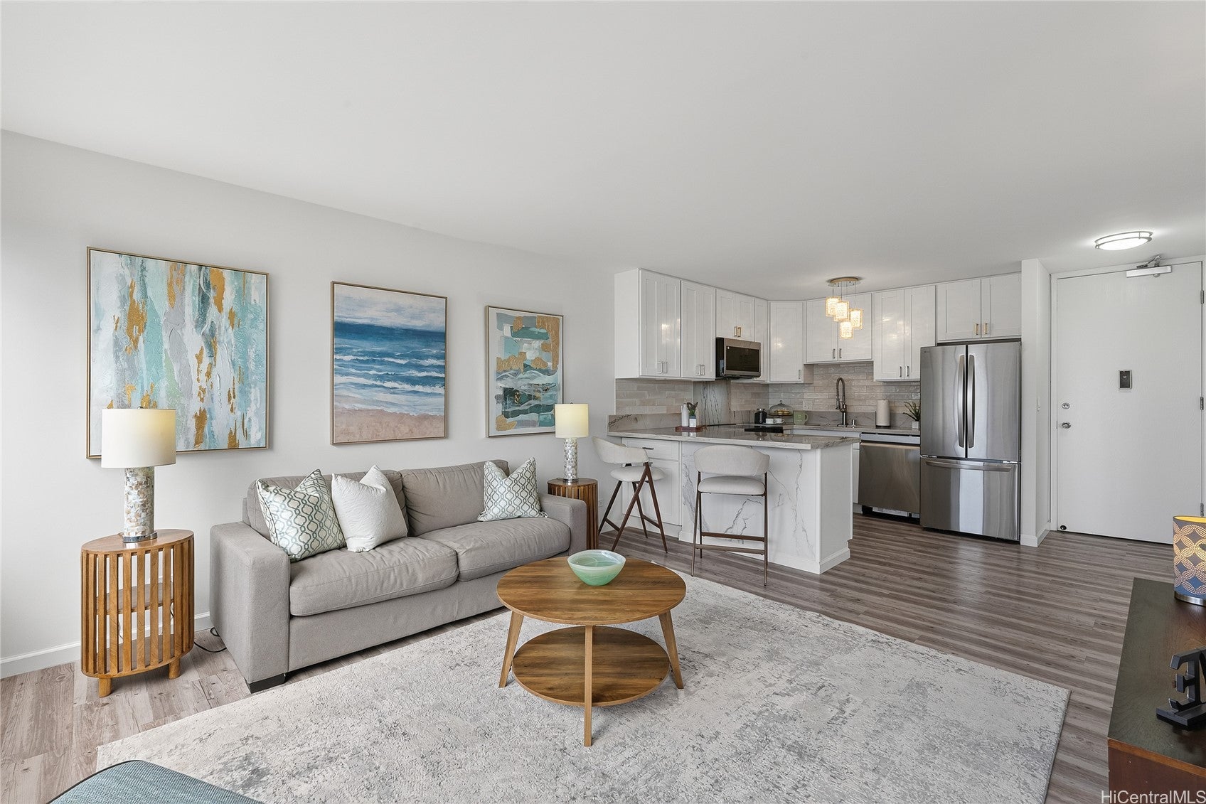 411 Hobron Lane 1805