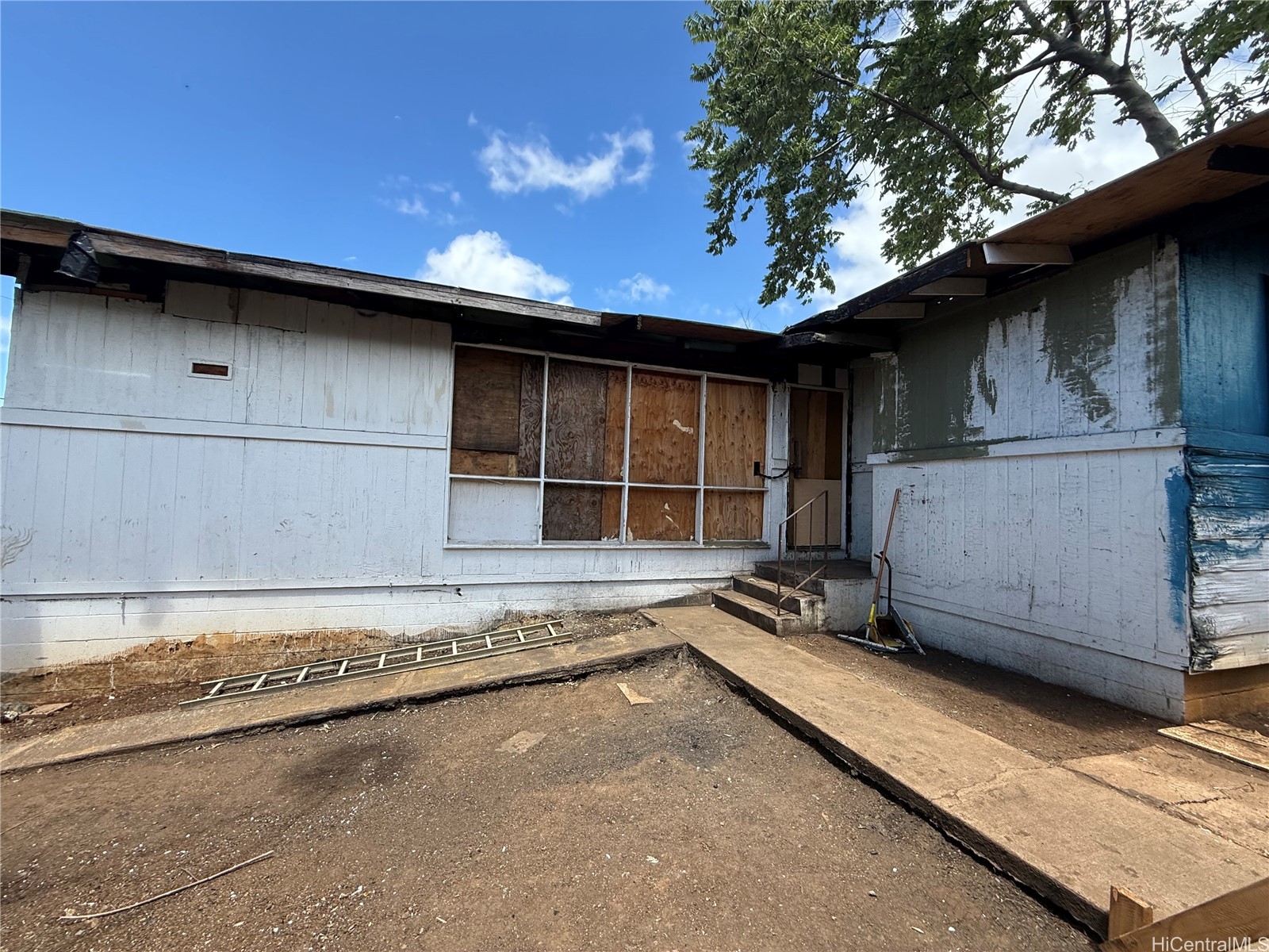 2058 Ala Mahamoe Street