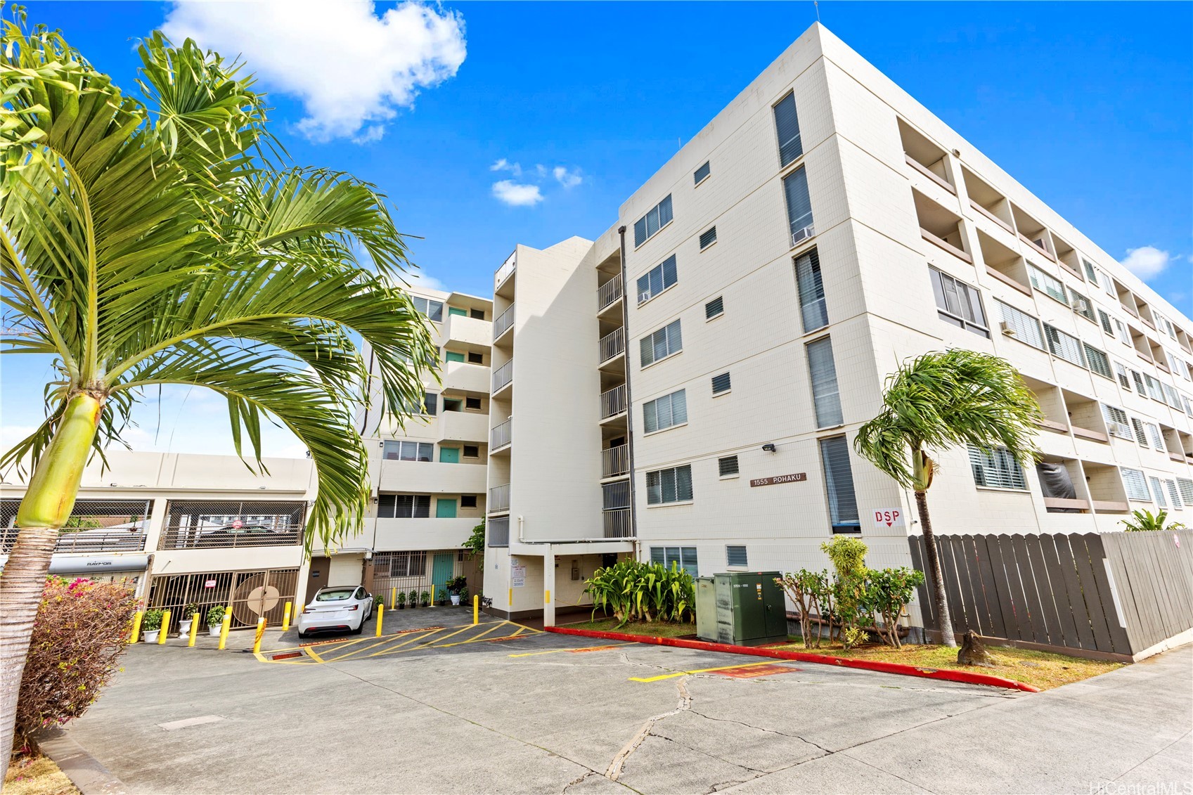 1555 Pohaku Condominium
