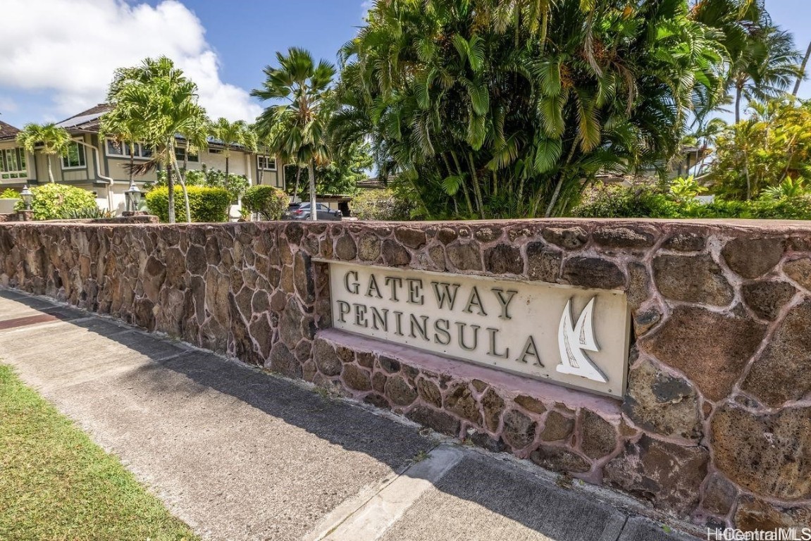 Gateway Peninsula Condominium