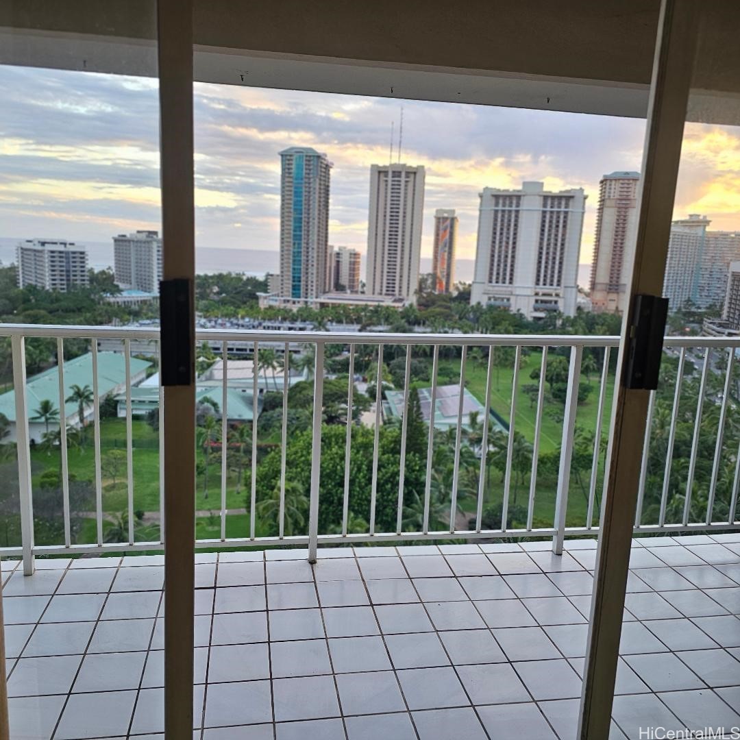 430 Keoniana Street 1304