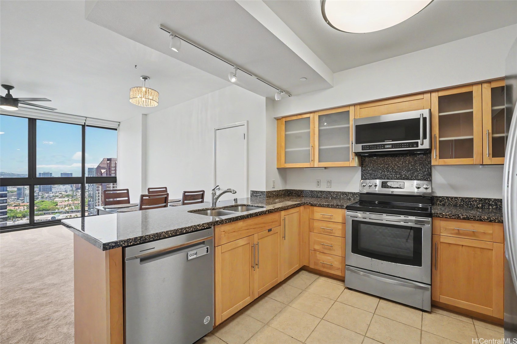 600 Queen Street 4005