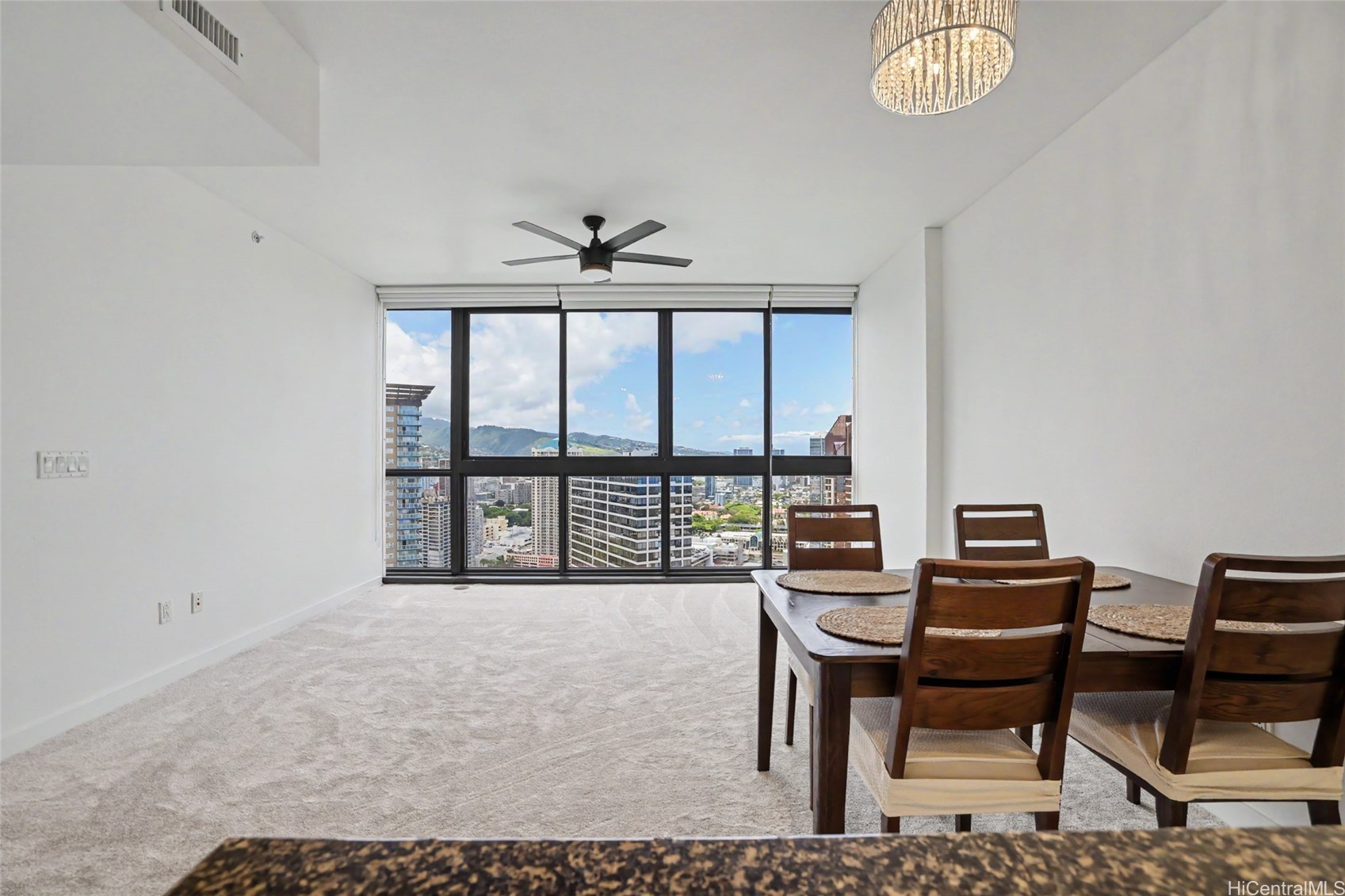 600 Queen Street 4005