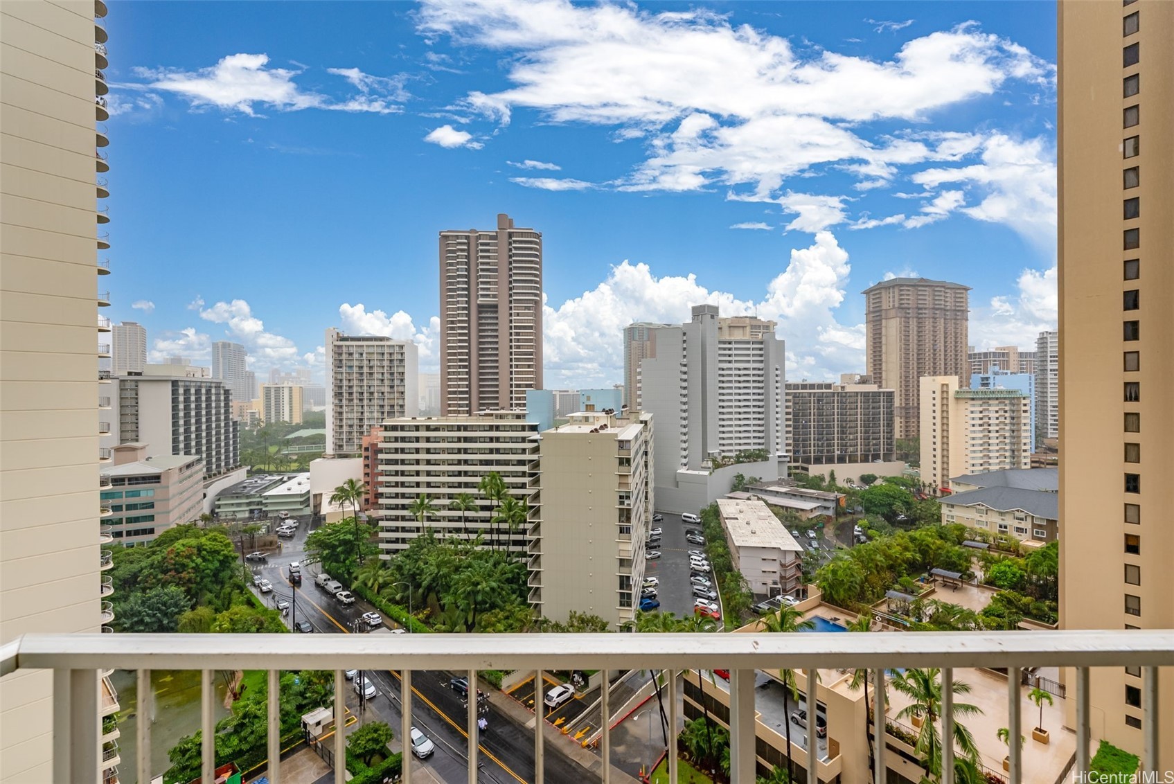 400 Hobron Lane 1705