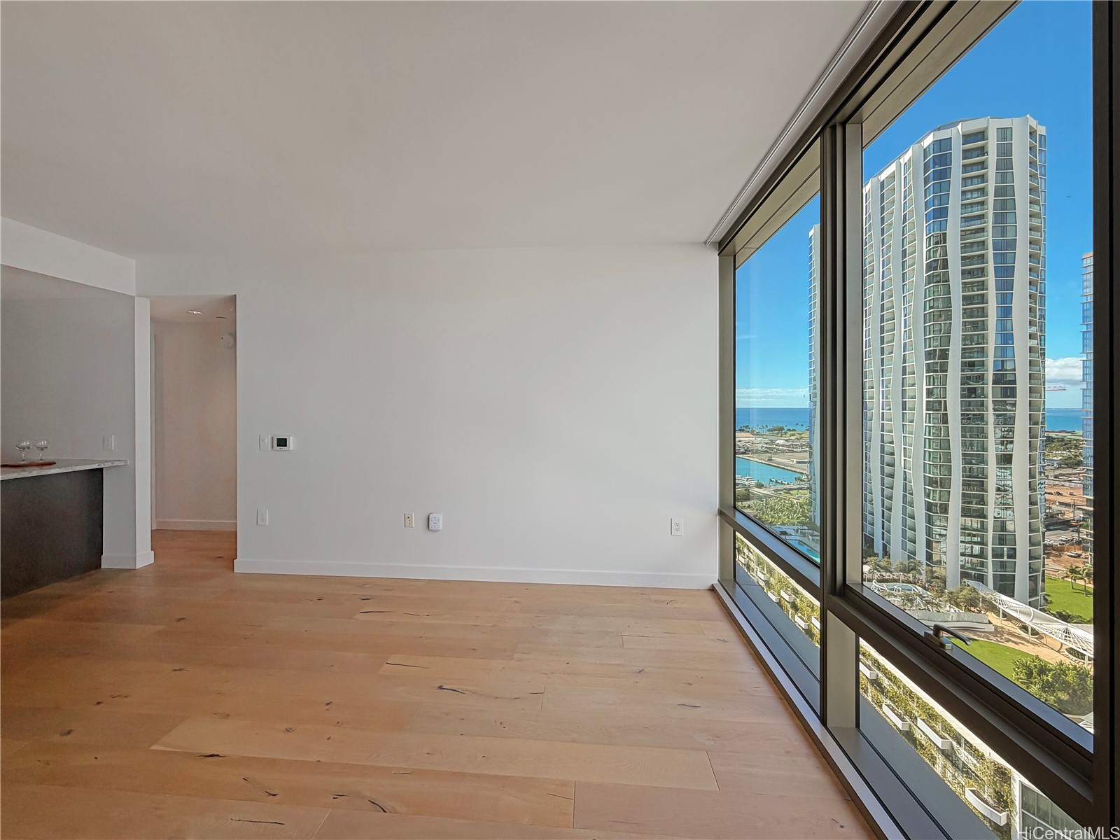 1001 Queen Street 2005