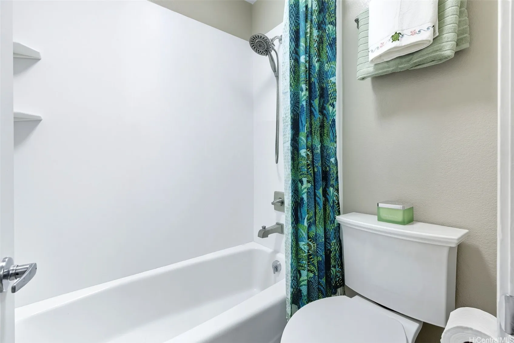 Kaneohe, Hawaii 96744, United States, 1 Bedroom Bedrooms, ,1 BathroomBathrooms,Residential,Active,222443