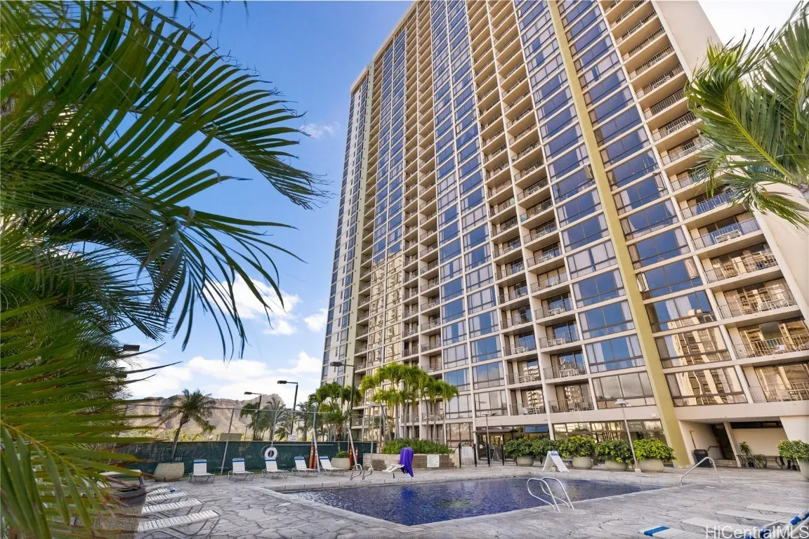 Honolulu, Hawaii 96815, United States, 1 Bedroom Bedrooms, ,1 BathroomBathrooms,Residential,Active,15127