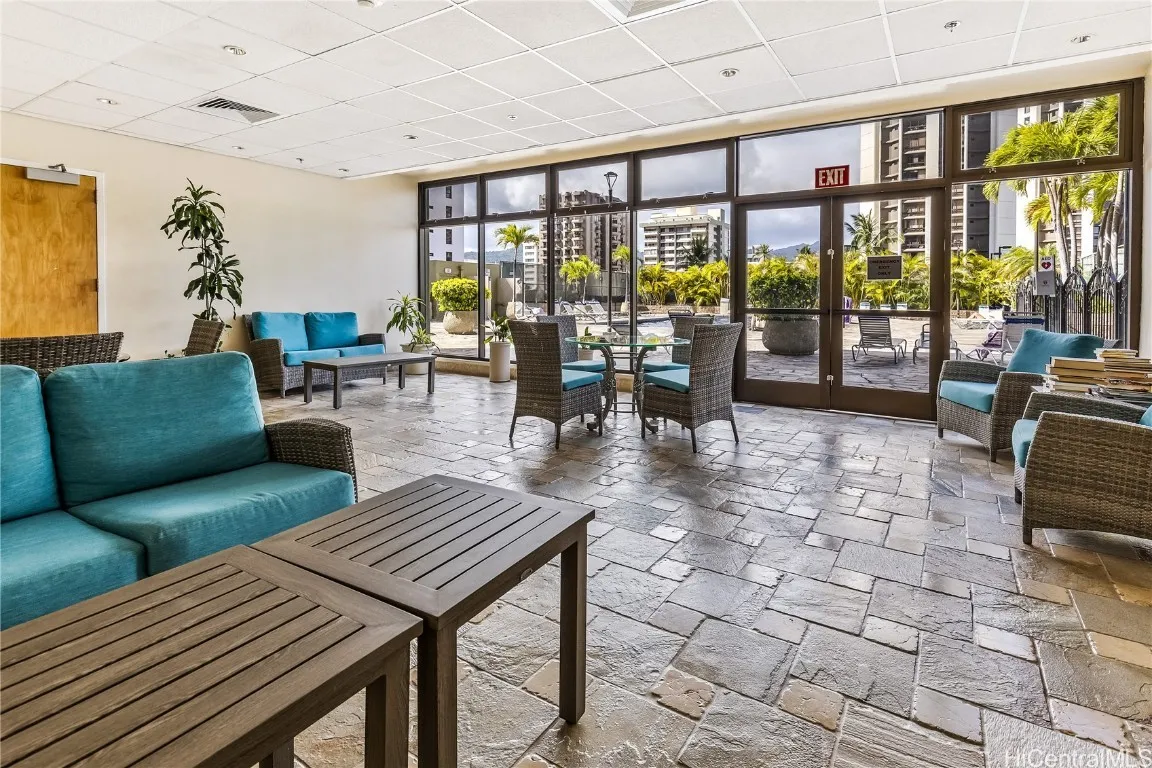 Honolulu, Hawaii 96815, United States, 1 Bedroom Bedrooms, ,1 BathroomBathrooms,Residential,Active,15127