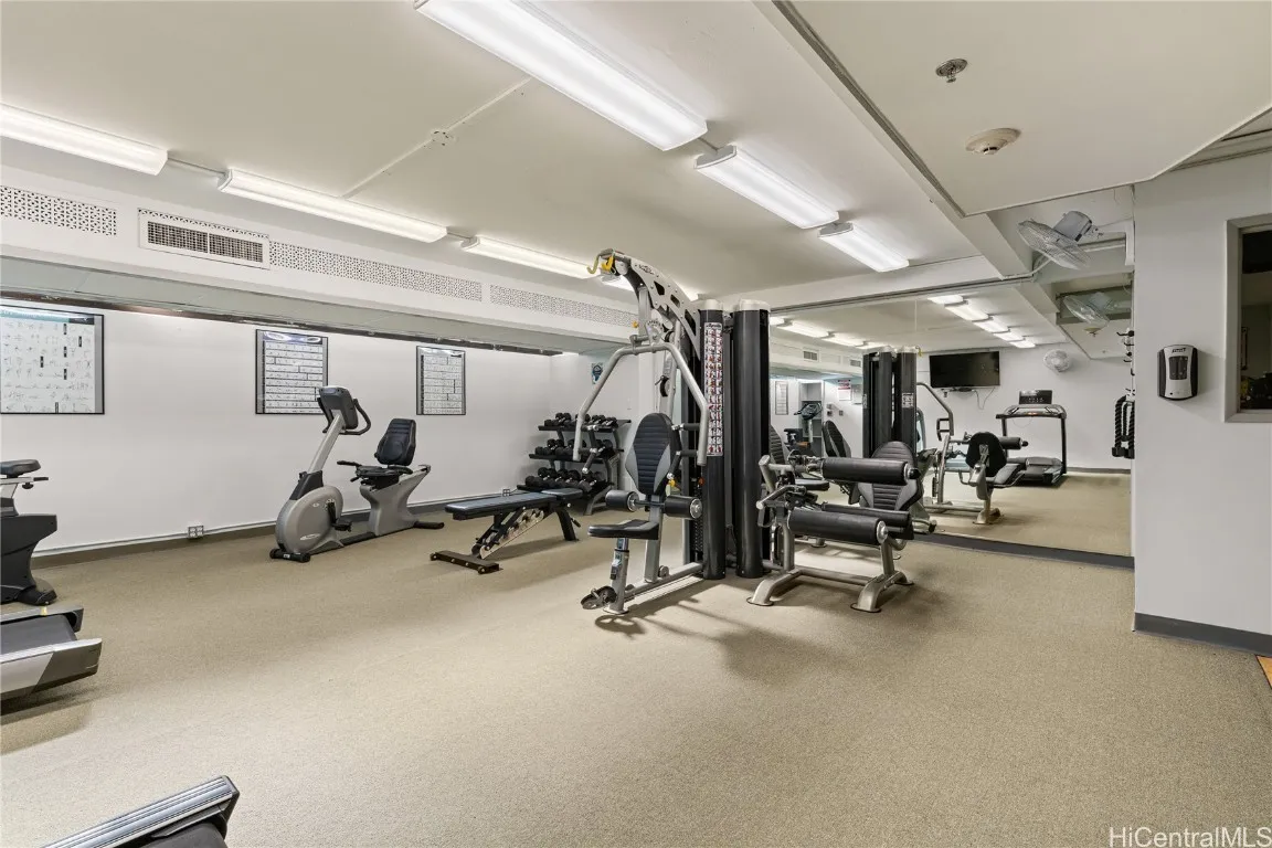 Honolulu, Hawaii 96815, United States, 1 Bedroom Bedrooms, ,1 BathroomBathrooms,Residential,Active,15127