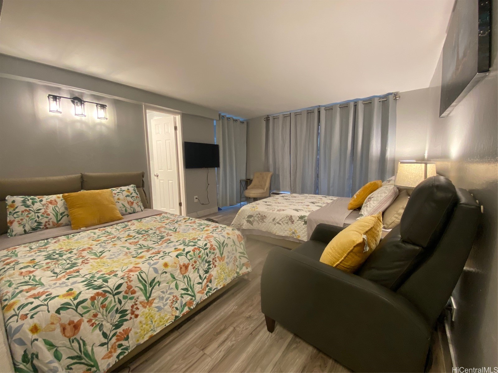 2463 Kuhio Avenue 501