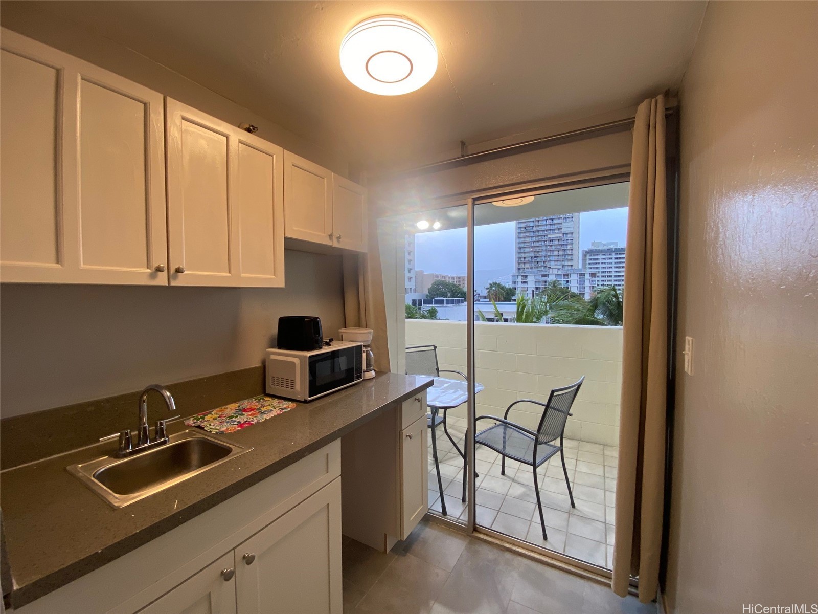 2463 Kuhio Avenue 501