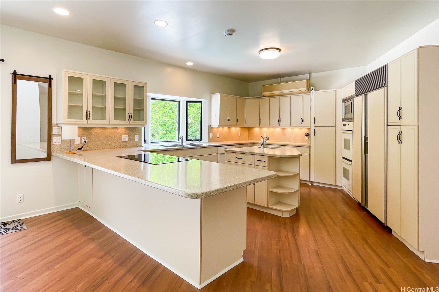 5926 Kalanianaole Highway