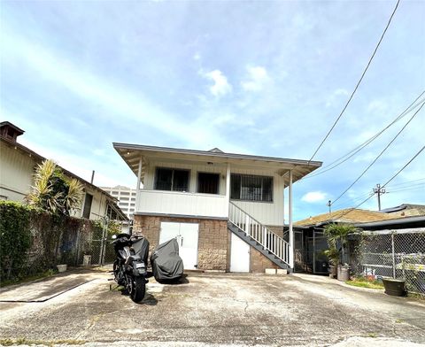 Photo of 1843 B Liliha Street, Honolulu, HI 96817 (MLS # 202608439)