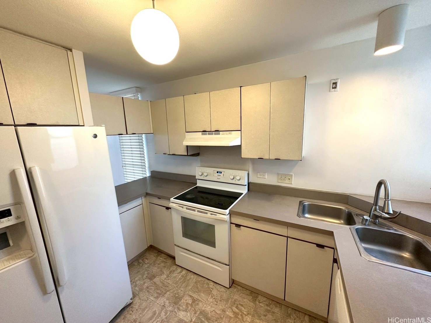 1015 Ala Napunani Street 401