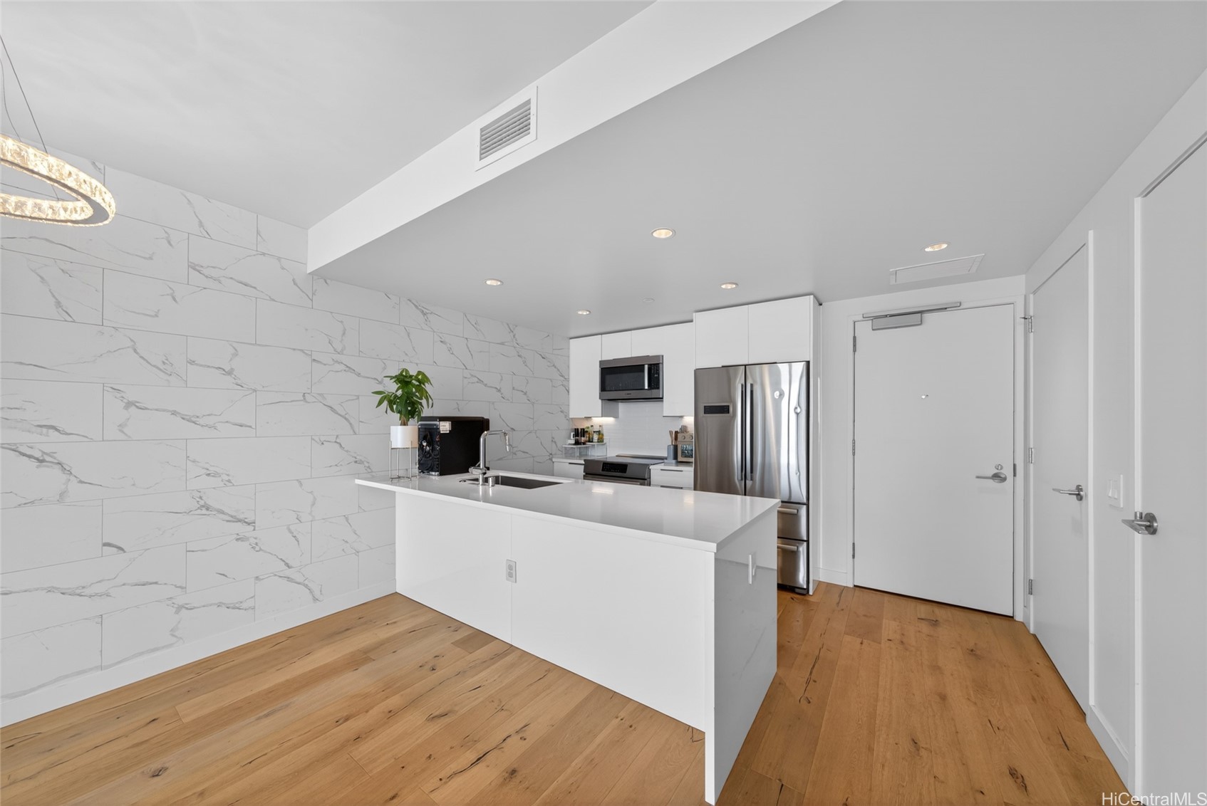 1001 queen Street 2604