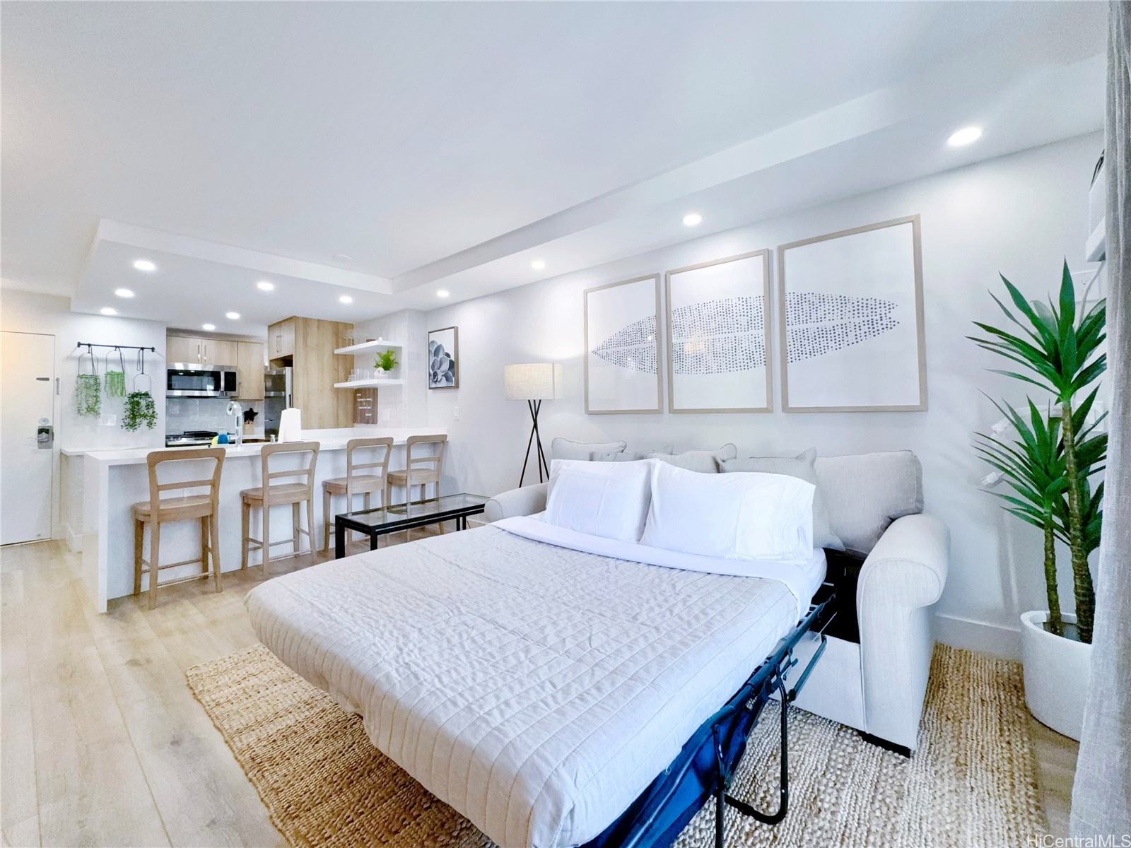 2465 Kuhio Avenue 1606