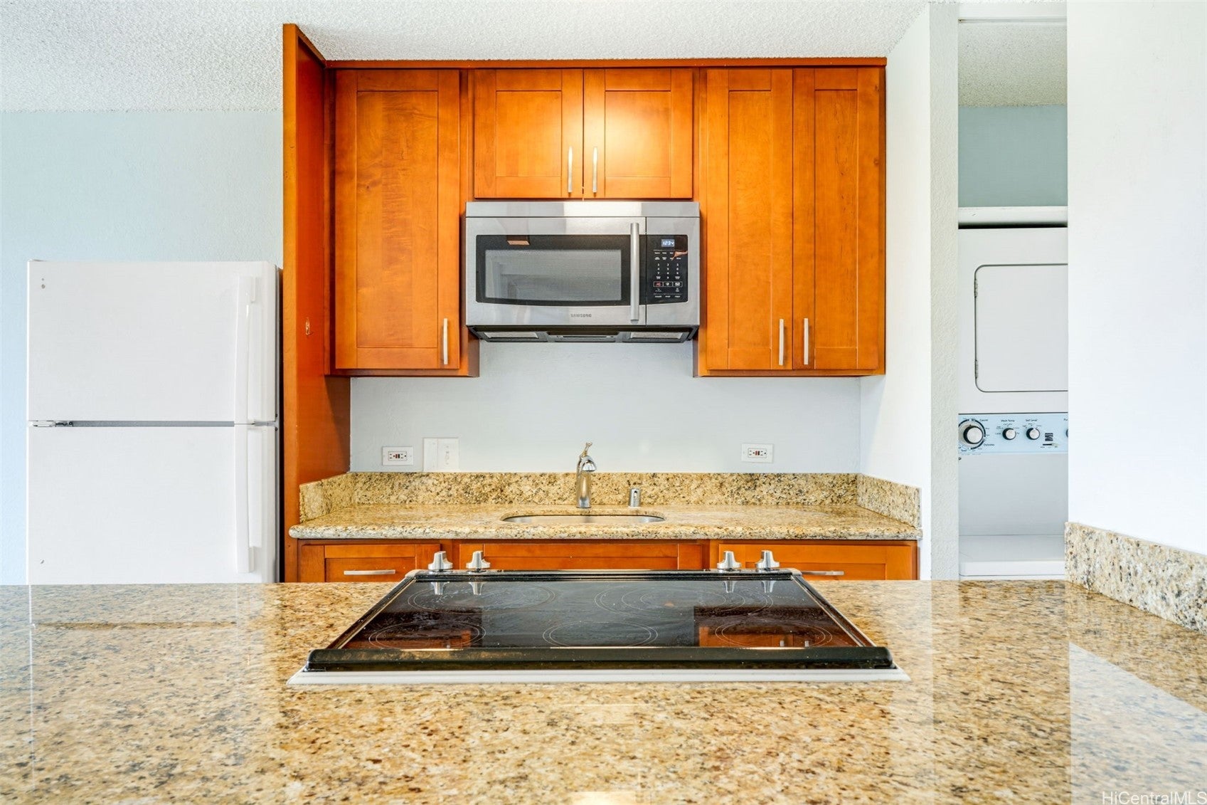 320 Liliuokalani Avenue 1504