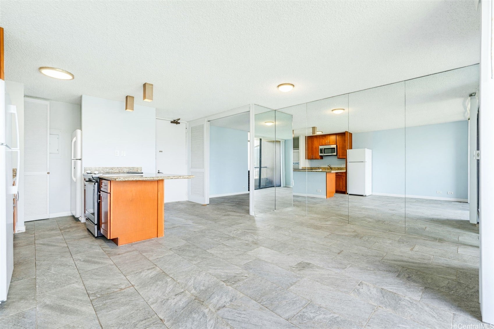 320 Liliuokalani Avenue 1504
