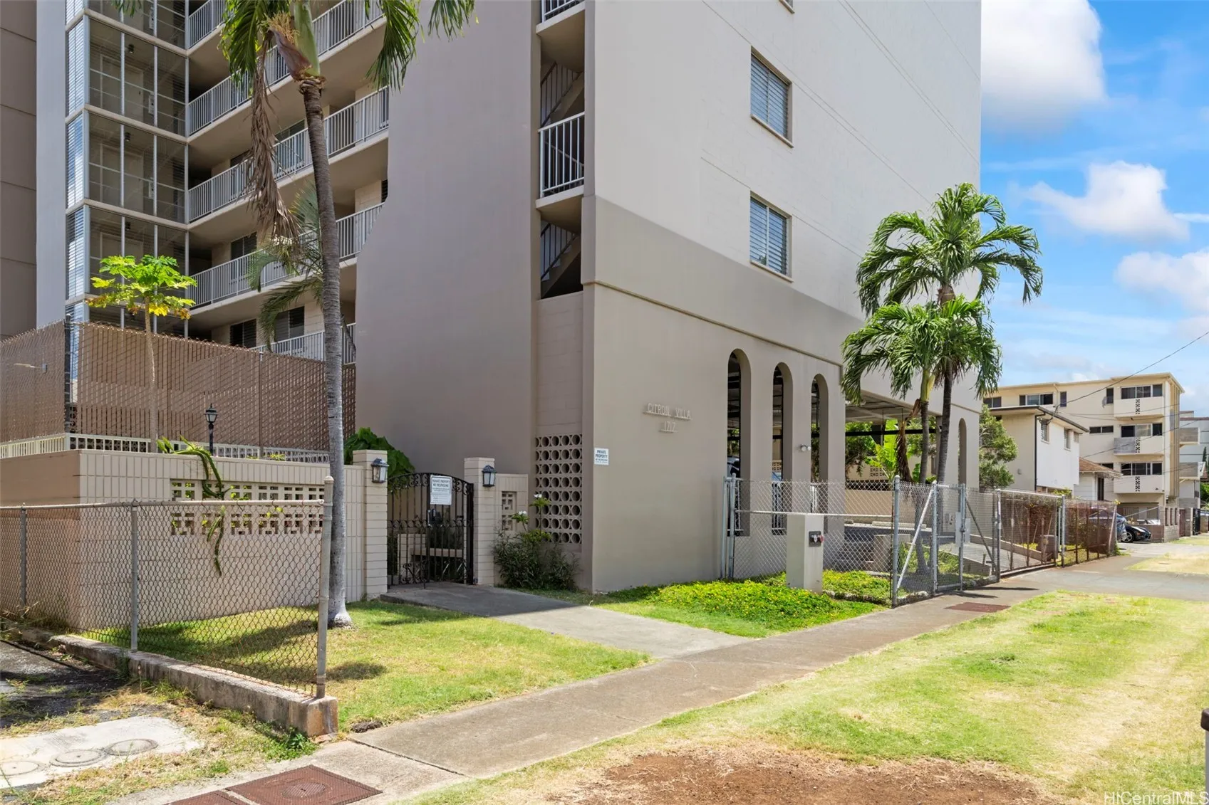 Honolulu, Hawaii 96826, United States, 1 Bedroom Bedrooms, ,1 BathroomBathrooms,Residential,Active,181570