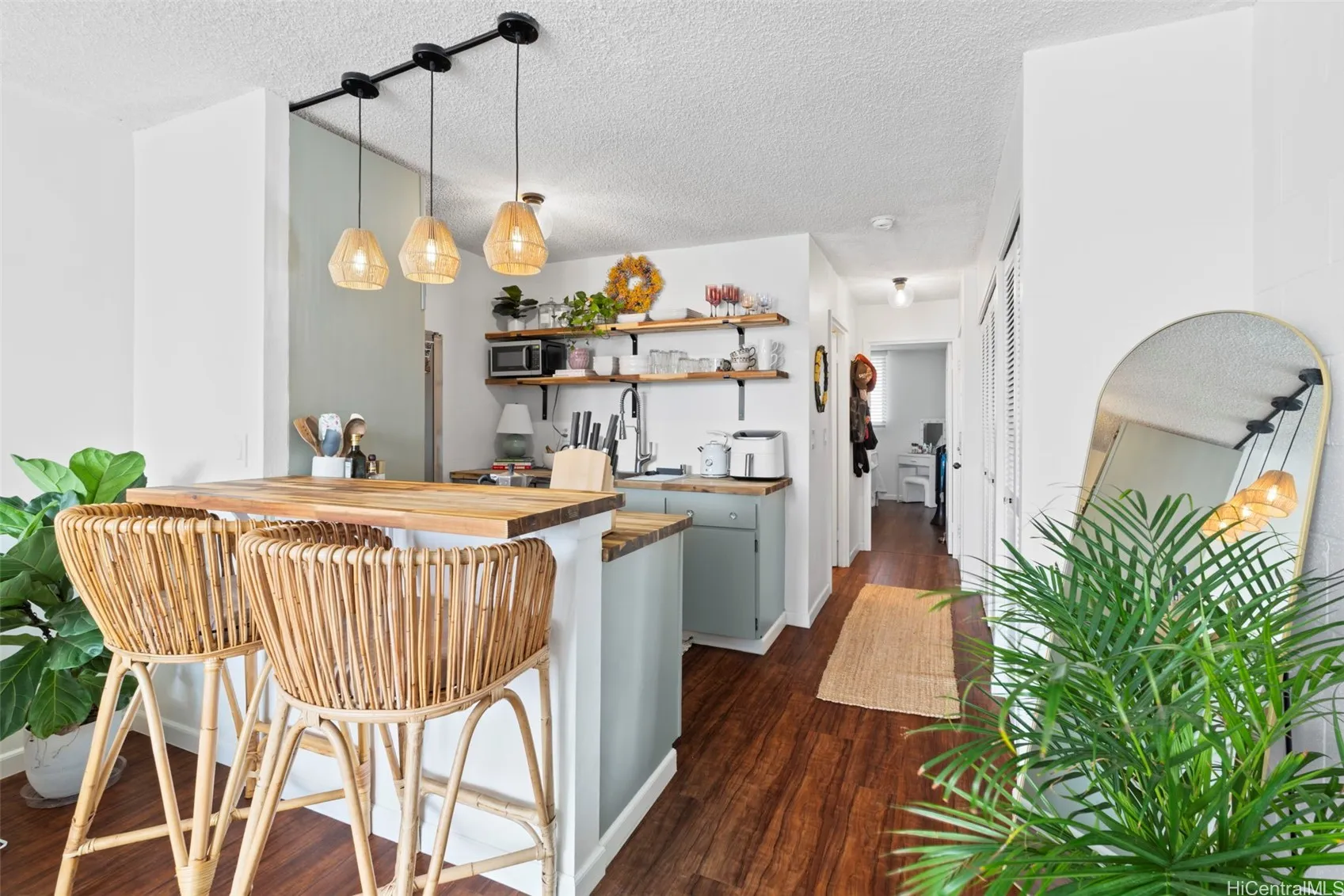 Honolulu, Hawaii 96826, United States, 1 Bedroom Bedrooms, ,1 BathroomBathrooms,Residential,Active,181570