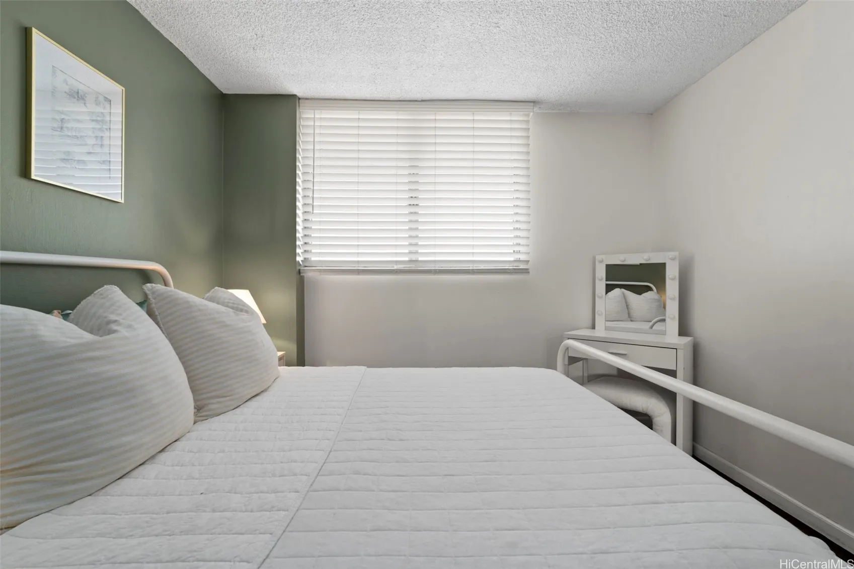 Honolulu, Hawaii 96826, United States, 1 Bedroom Bedrooms, ,1 BathroomBathrooms,Residential,Active,181570