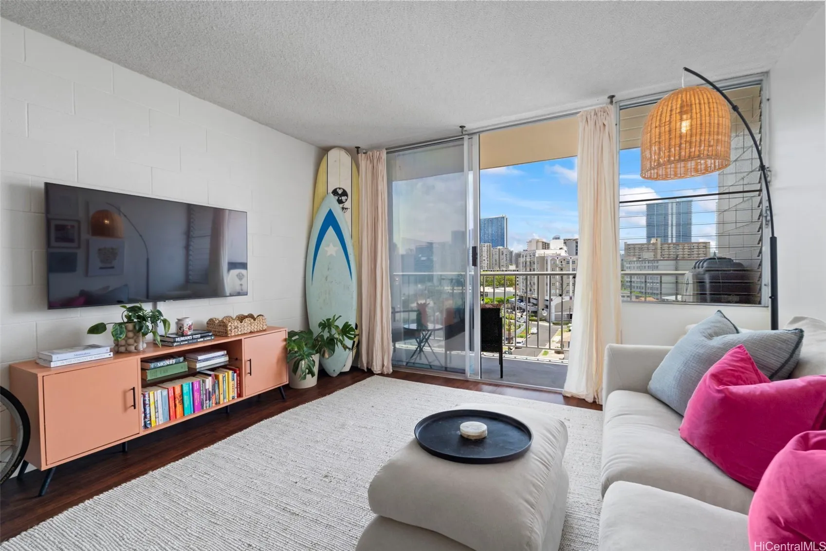 Honolulu, Hawaii 96826, United States, 1 Bedroom Bedrooms, ,1 BathroomBathrooms,Residential,Active,181570