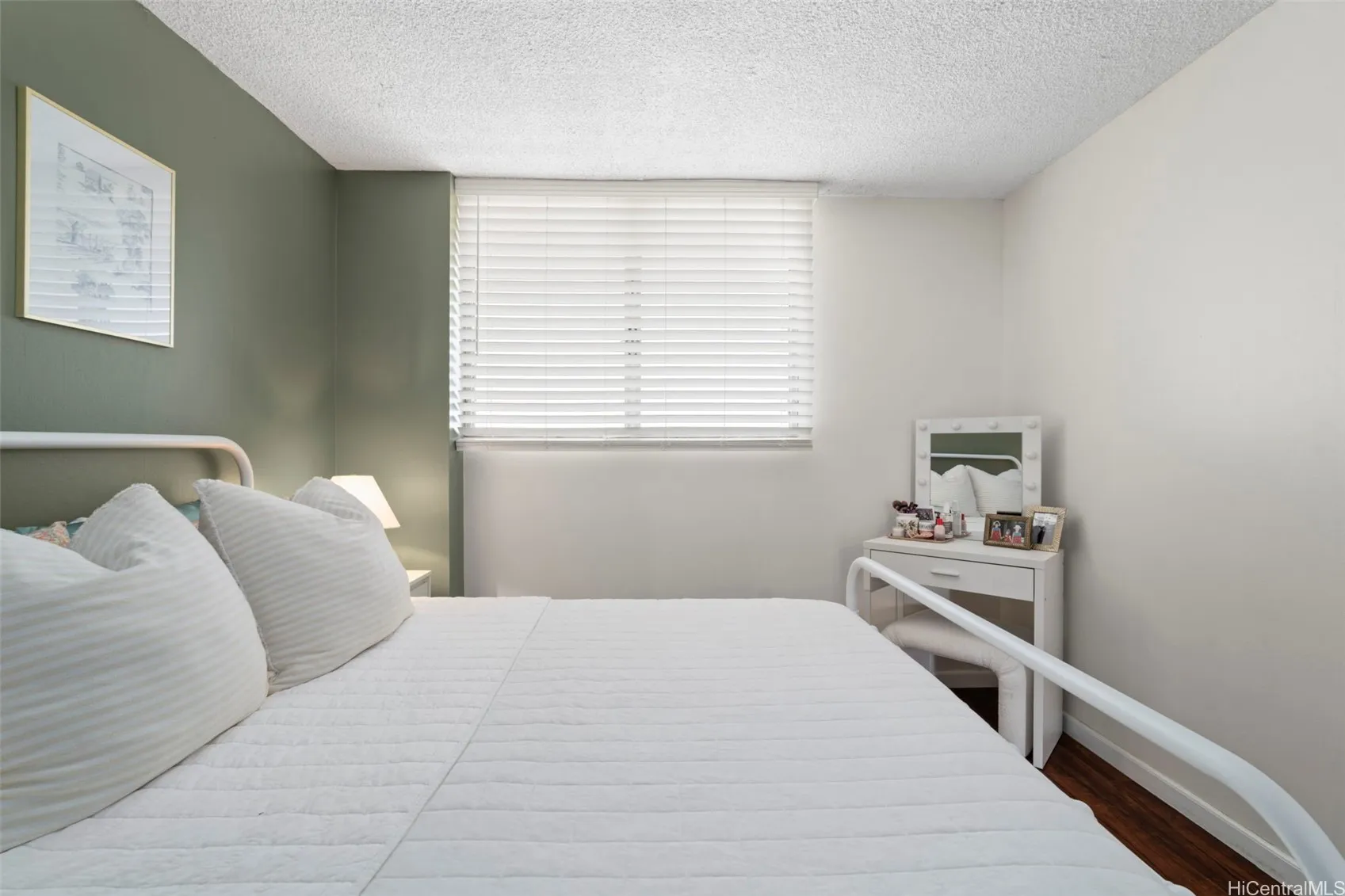 Honolulu, Hawaii 96826, United States, 1 Bedroom Bedrooms, ,1 BathroomBathrooms,Residential,Active,181570