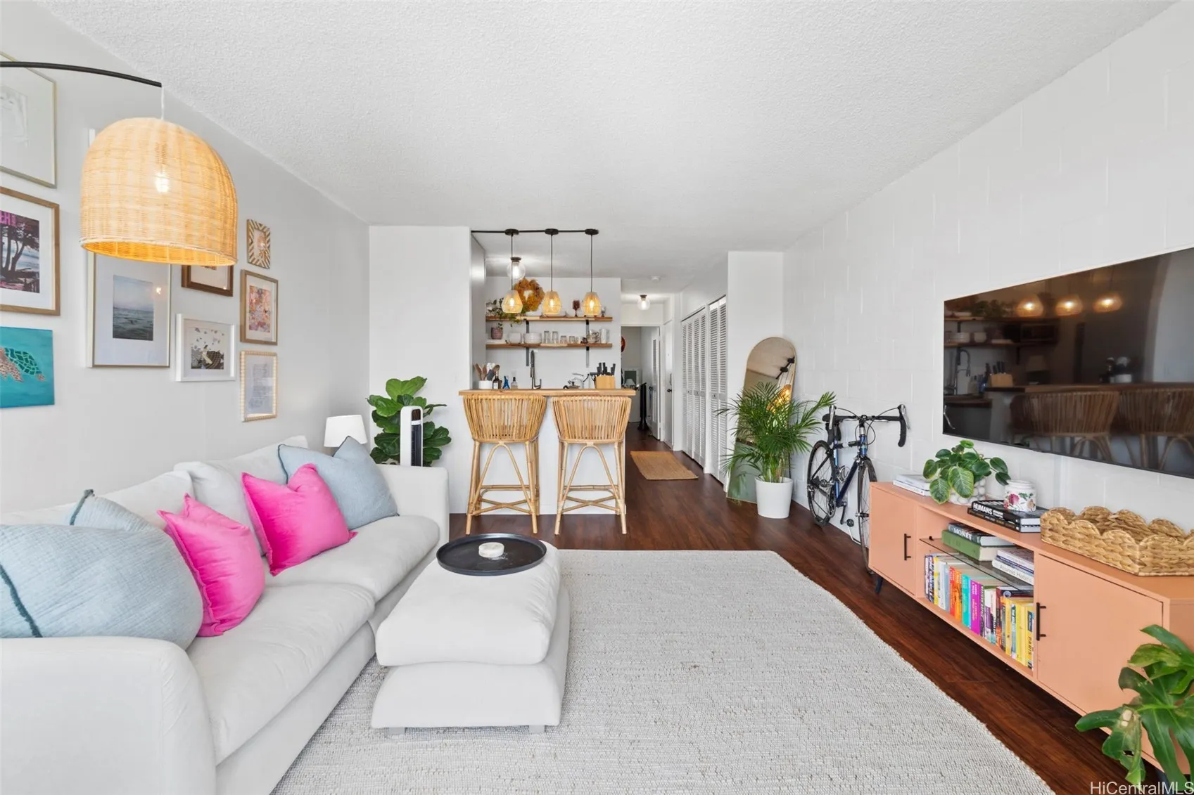 Honolulu, Hawaii 96826, United States, 1 Bedroom Bedrooms, ,1 BathroomBathrooms,Residential,Active,181570